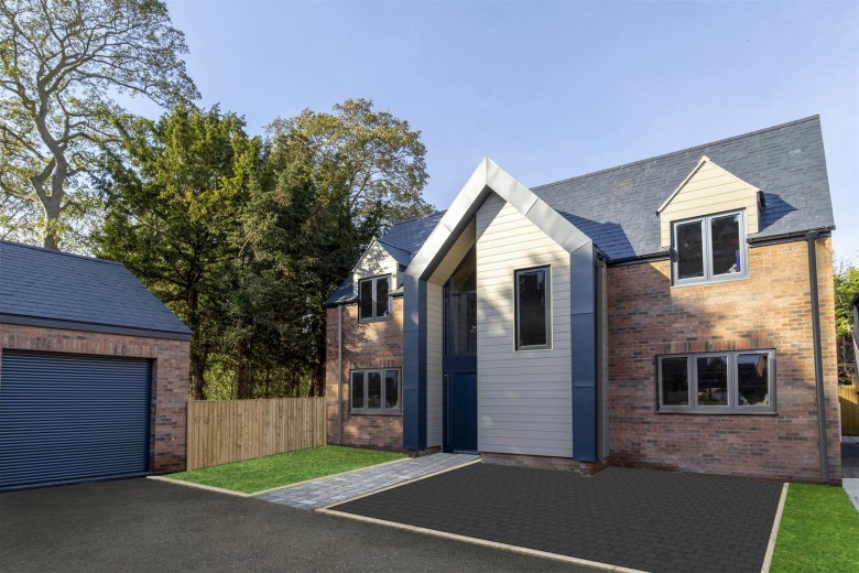 View Full Details for 4 Bowling Green, Fosse Way, Halford